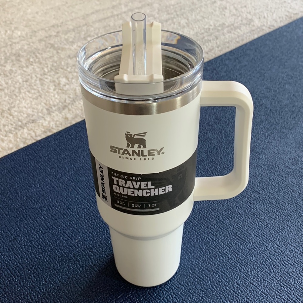 NWT Stanley Travel Quencher, 40oz, color: white
